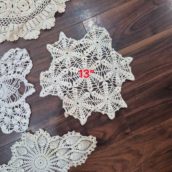 Crochet, 6 Vintage Large White & Ecru Cotton Doilies, Handmade - Picture 4 of 9